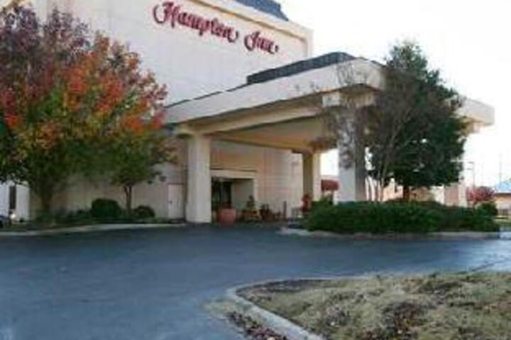 Sleep Inn &  Suites (Formerly Express Inn / Holiday Inn Express Memphis East I 240) in Memphis, TN