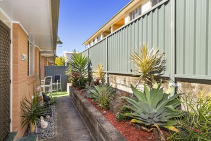 Hotel Exterior 4 of 9