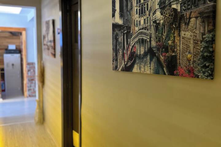 Ballroom/Hall 84 of 103