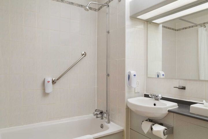 Room 15 of 22