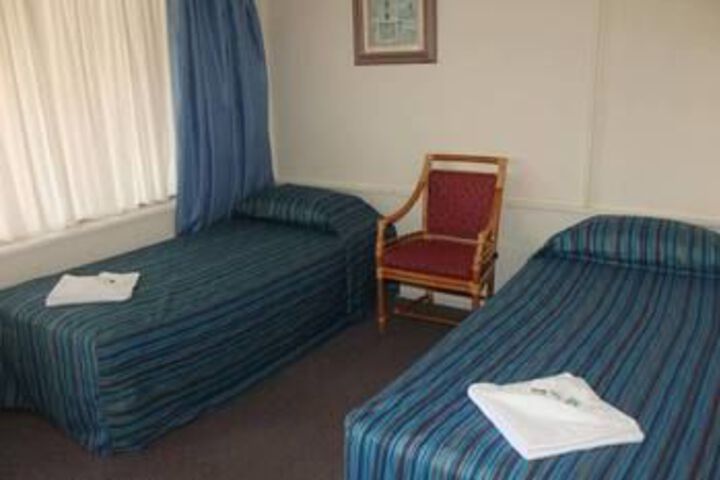 Room 9 of 71