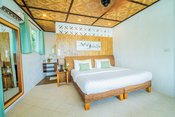 Room 25 of 120