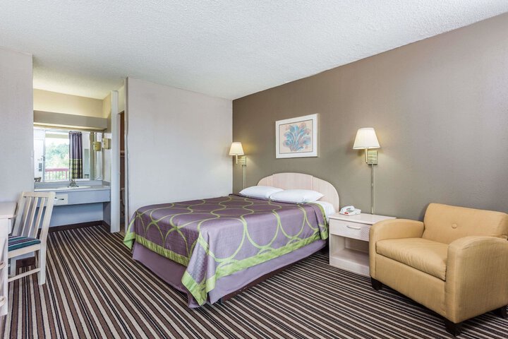 1 Queen Bed Mobility Accessible (7 of 8)