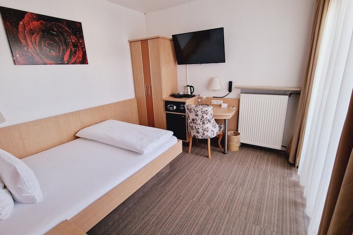 Room 12 of 53