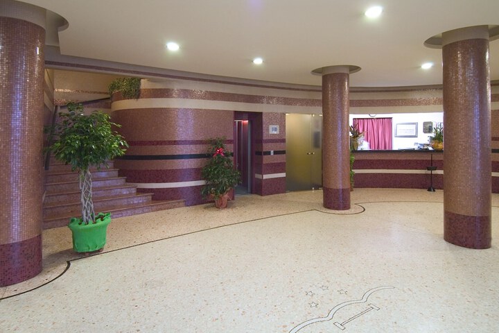 Hotel Interior 5 of 32