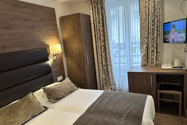 Room 9 of 21