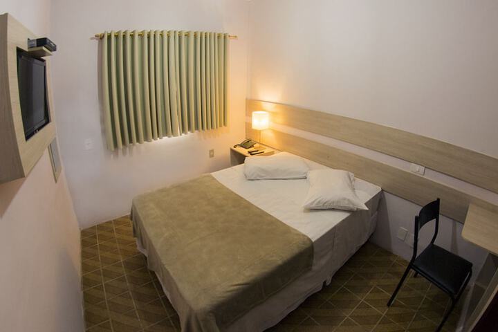 Room 10 of 37