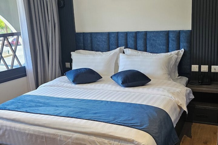 Room 10 of 51