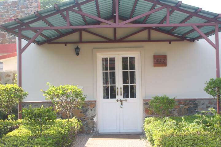 Hotel Exterior 155 of 156