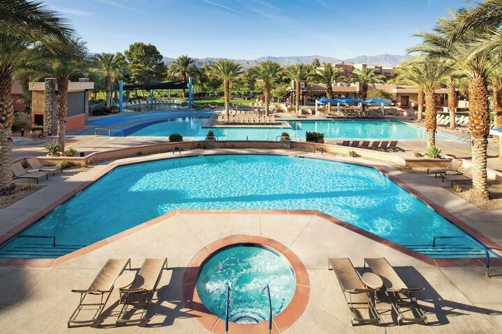 Pool Hotel
