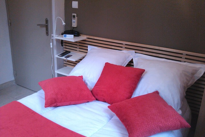 Room 3 of 44