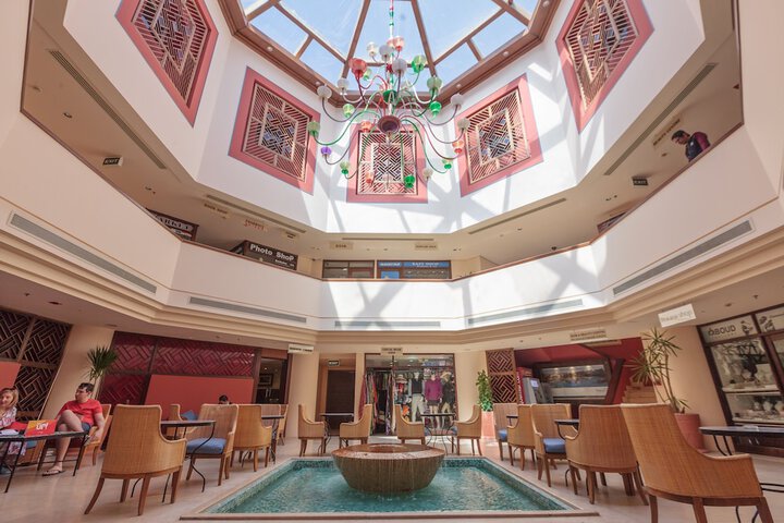 Entrance & Lobby