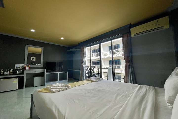 Room 18 of 47