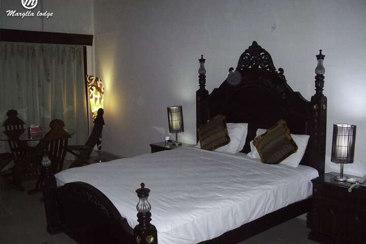 Room 12 of 19