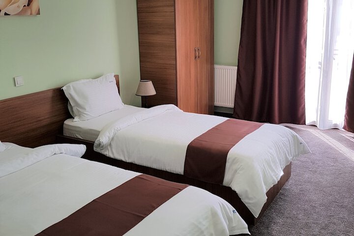 Room 25 of 73