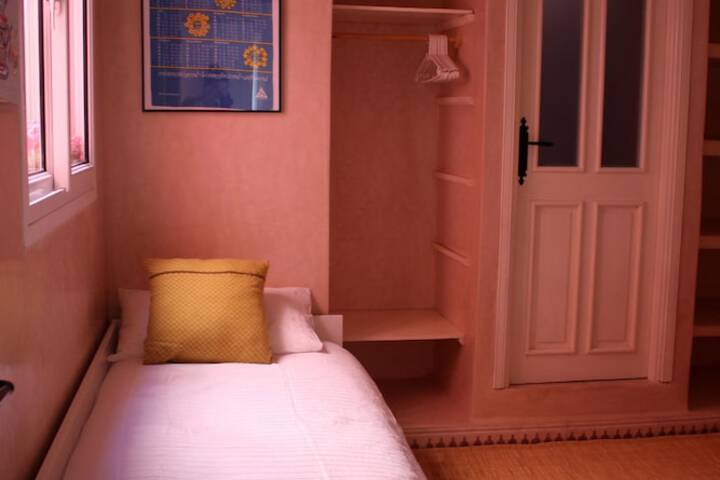 Room 2 of 30