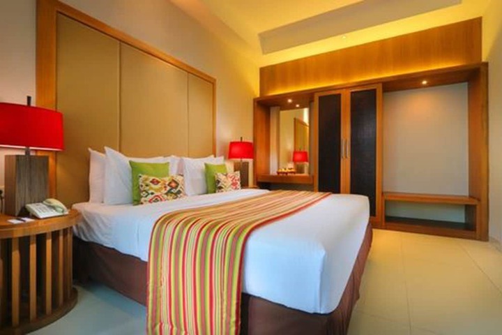 Room 9 of 28