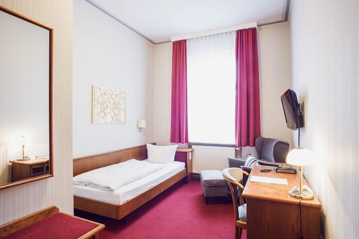 Room 20 of 53
