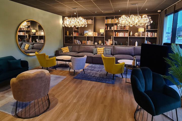Hotel Lobby