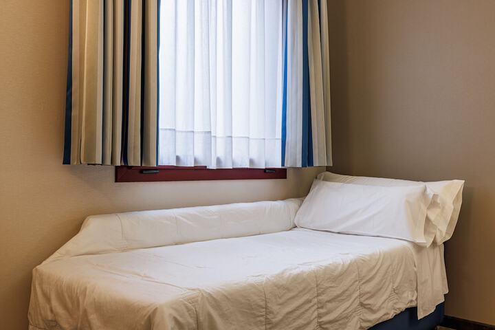 Room 70 of 141
