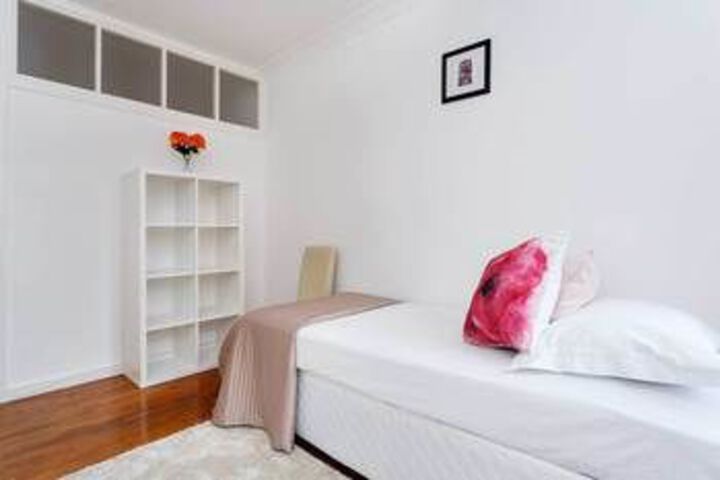 Room 6 of 21