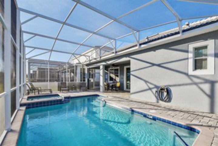 Pool 21 of 33