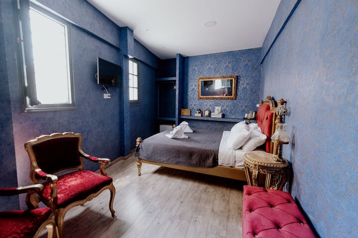 Room 2 of 120