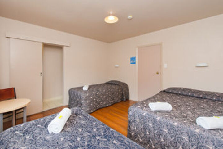 Room 10 of 17