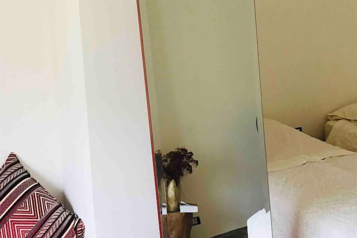 Room 9 of 20