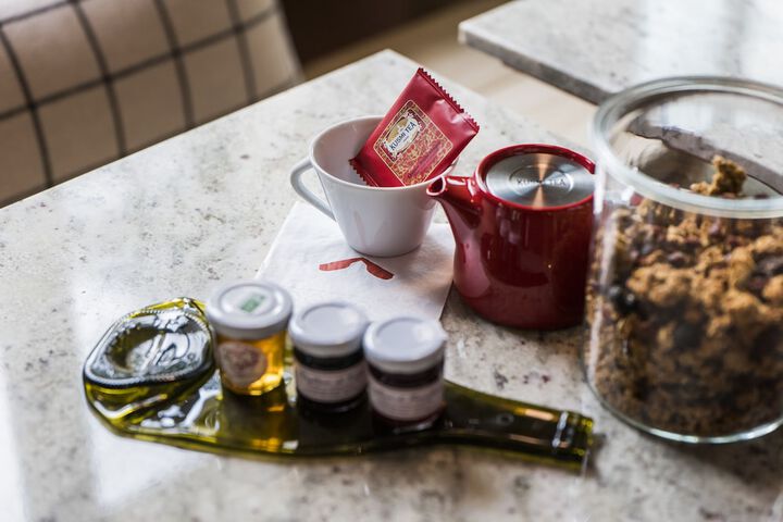 Breakfast/Coffee Service 21 of 33