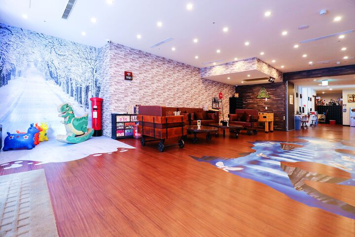 Hotel Interior 4 of 97