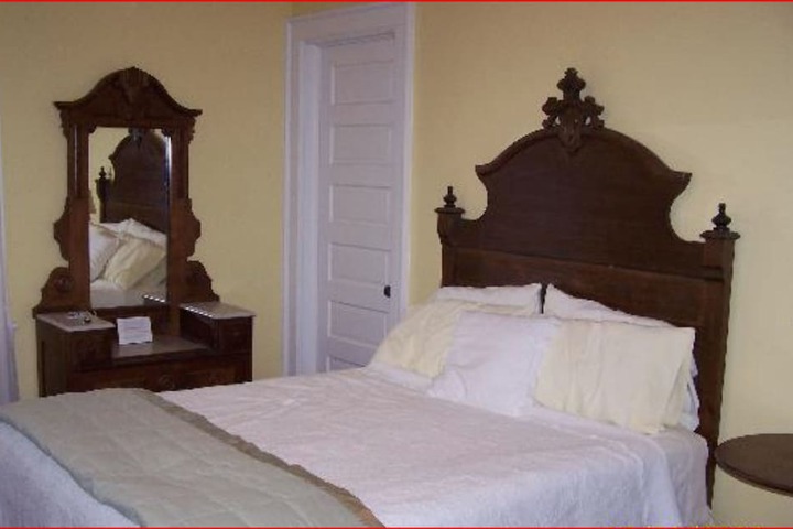 Room 10 of 11