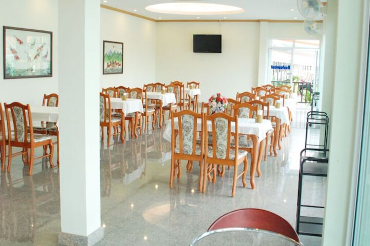 Dining Photos