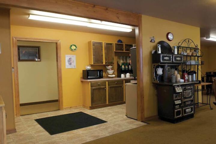 Breakfast/Coffee Service 40 of 54