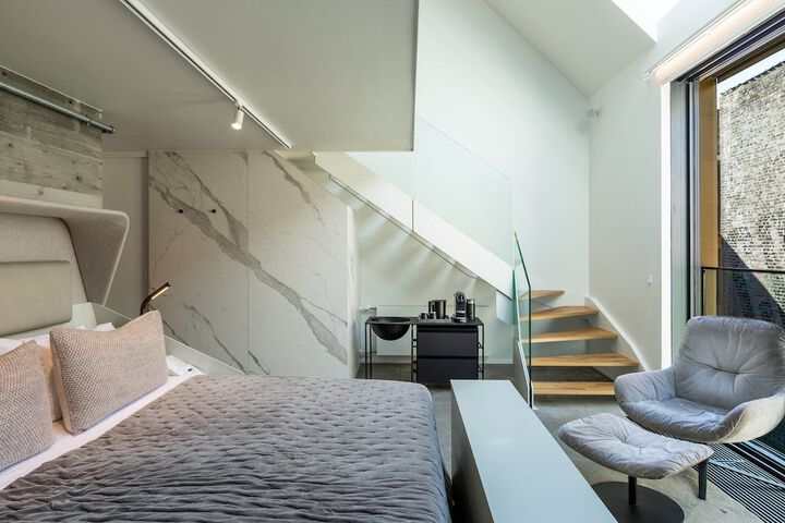 Room 9 of 45