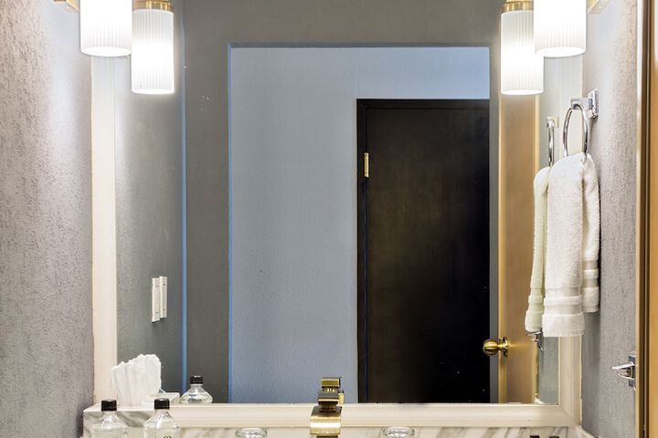 Room 43 of 53