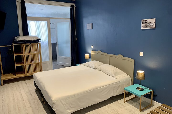Room 11 of 77