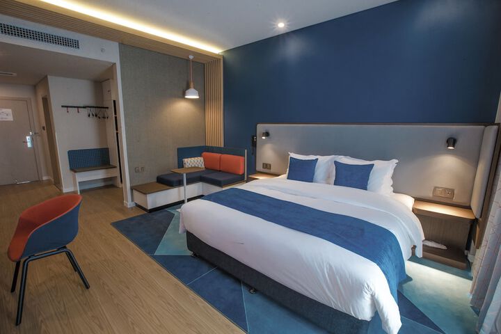 Room 19 of 60