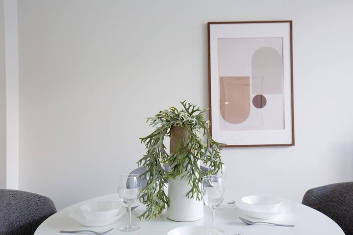 Dining 15 of 16