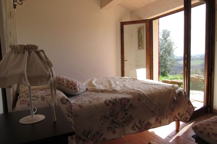 Room 6 of 49