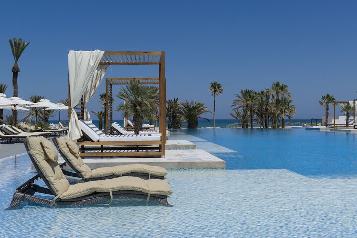 Hotel Pool