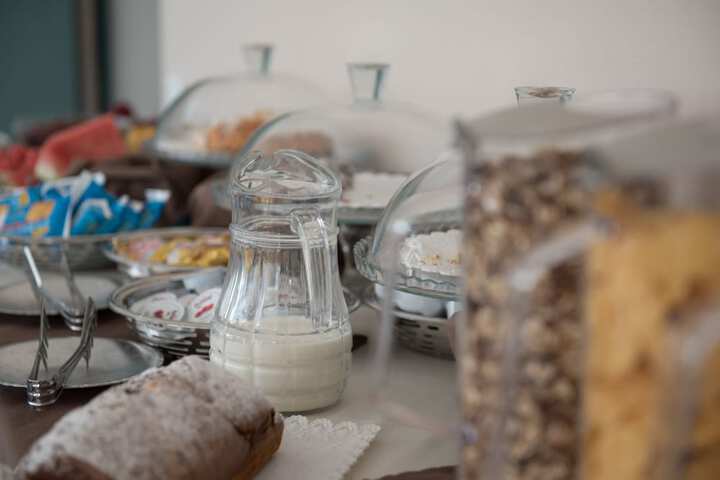 Breakfast/Coffee Service 20 of 30