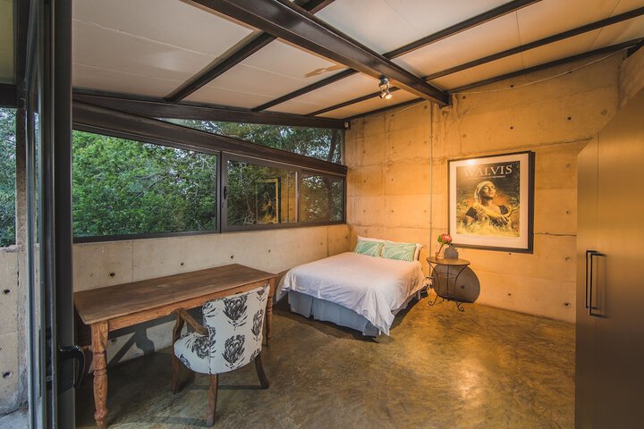 Room 10 of 10