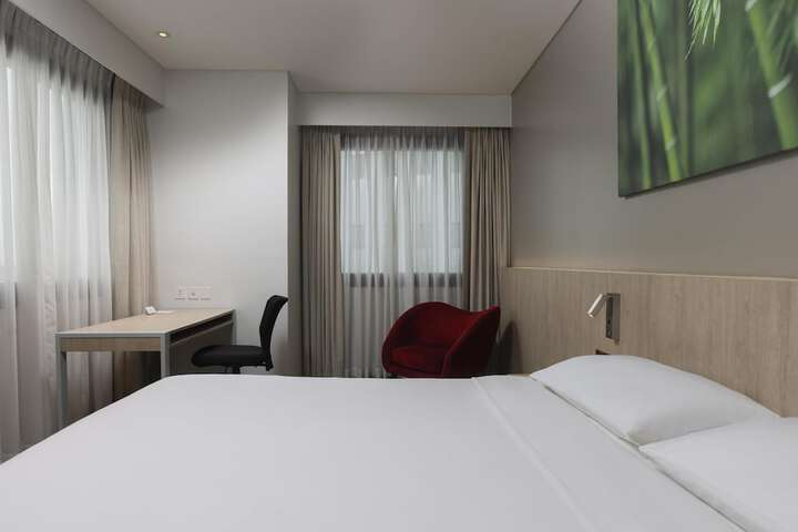 Room 21 of 76