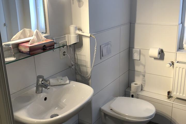 Room 17 of 22