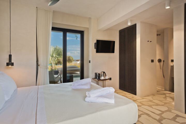 Room 3 of 14