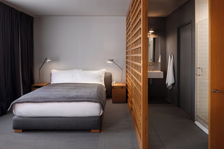 Room 41 of 106