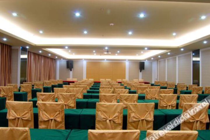 Room 6 of 28