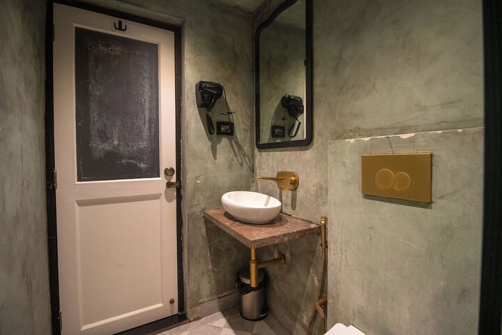 Room 54 of 58