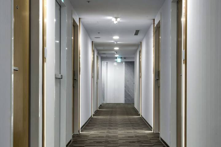 Ballroom/Hall 36 of 40
